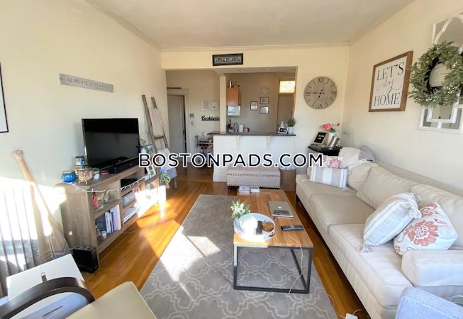 Boston - $3,000 /mo