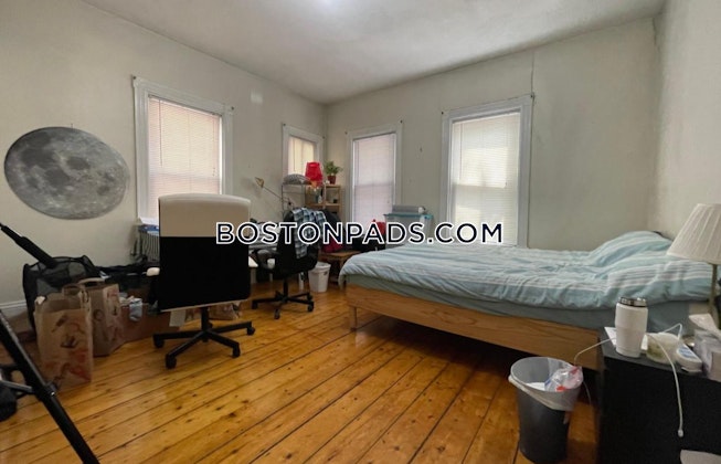 Brookline - $4,900 /mo