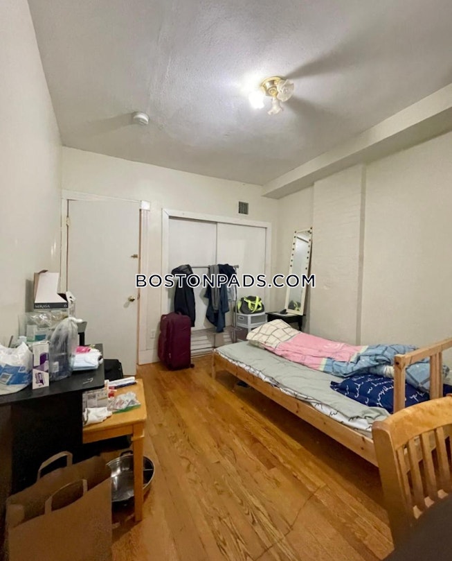 Brookline - $4,900 /mo