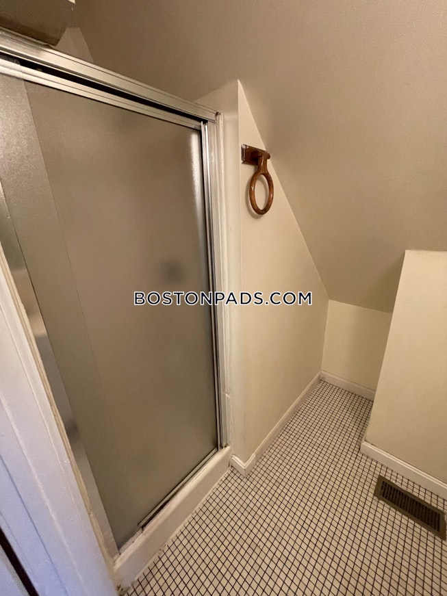 Boston - $3,600 /mo