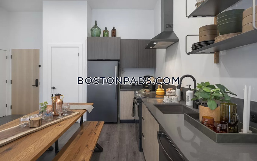Boston - $2,432 /month