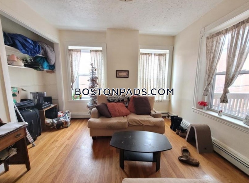 Boston - $3,990 /month