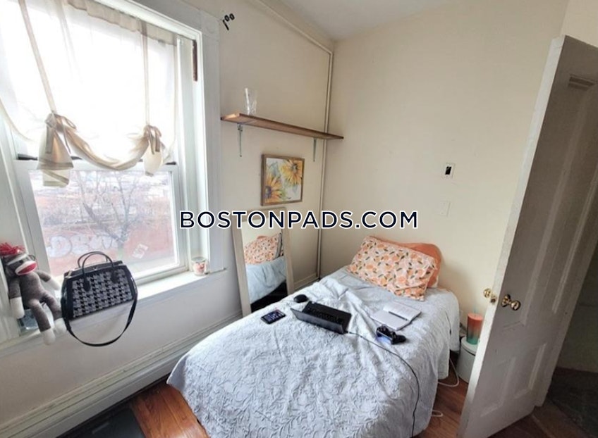 Boston - $3,990 /month