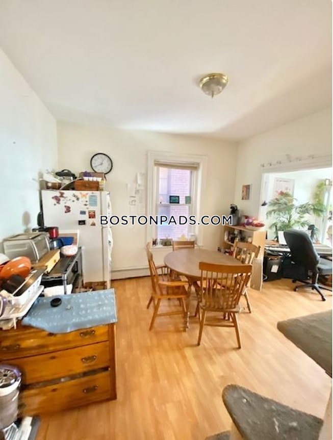 Boston - $3,900 /mo