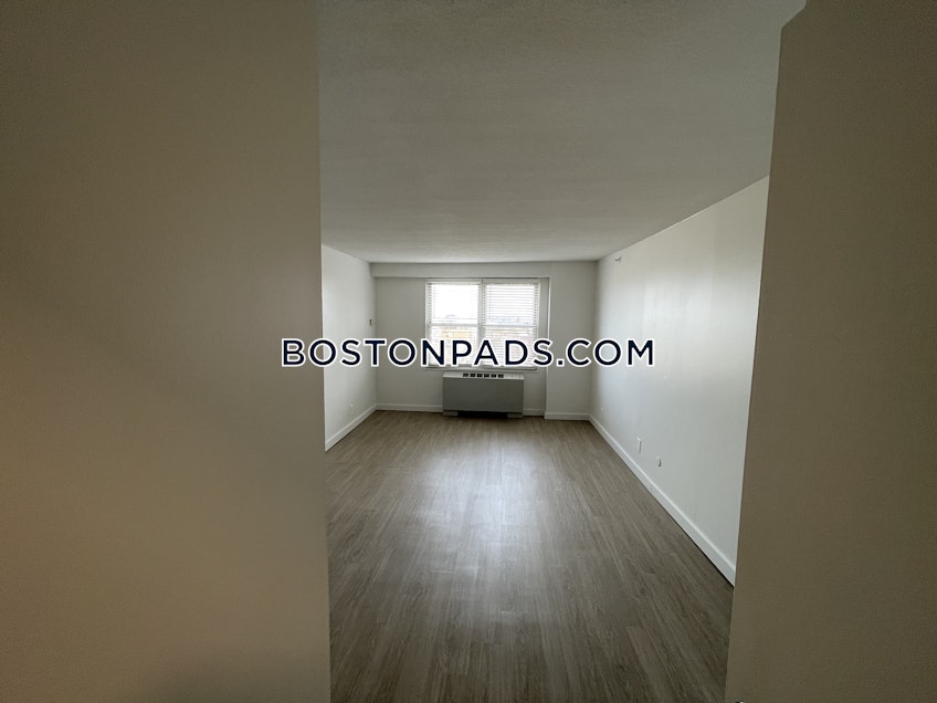 Boston - $3,142 /month
