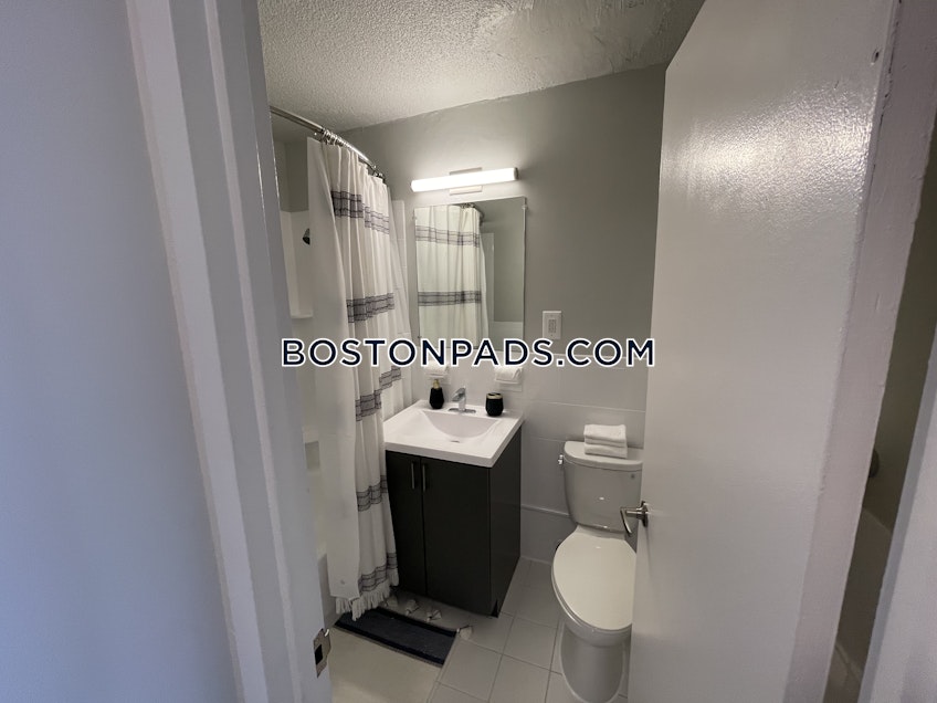 Boston - $2,921 /month