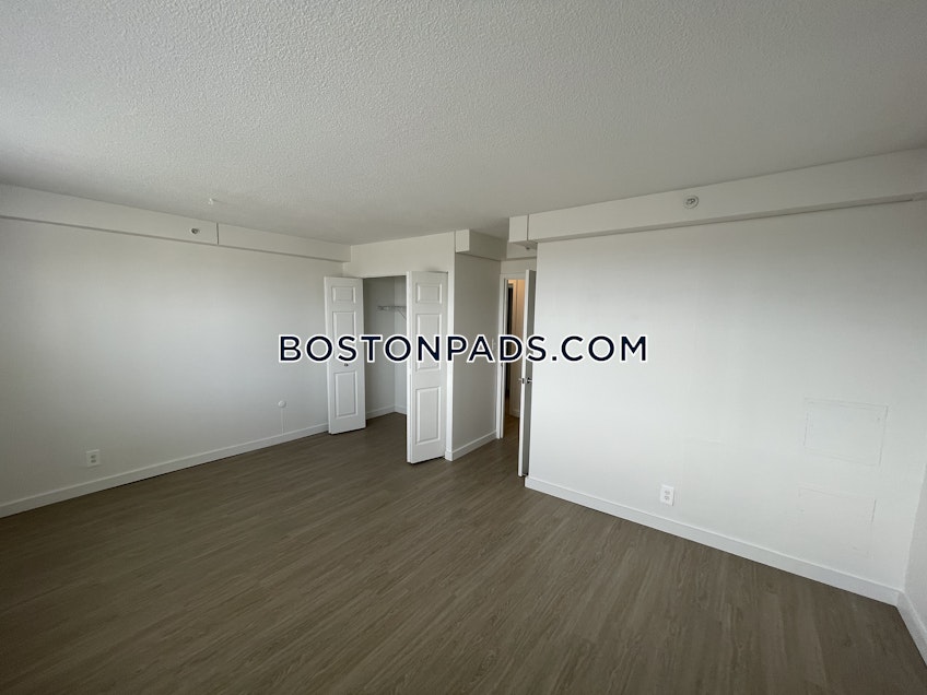 Boston - $4,389 /month