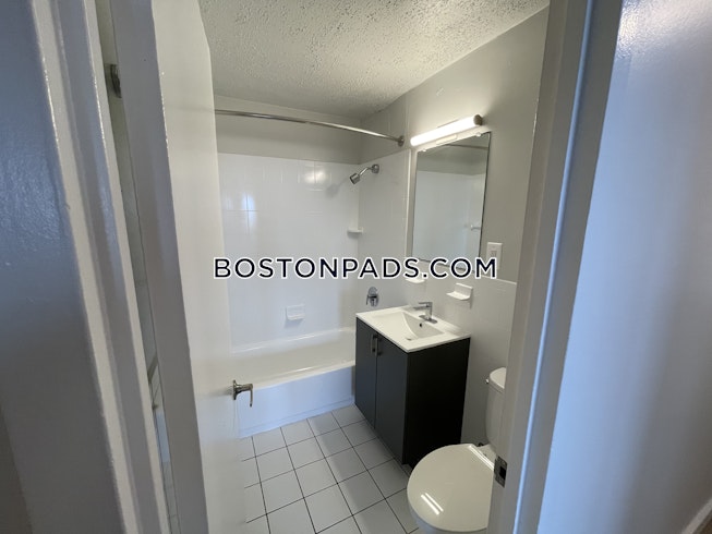 Boston - $4,908 /mo