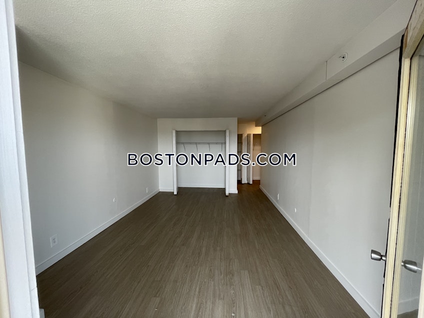 Boston - $5,205 /month