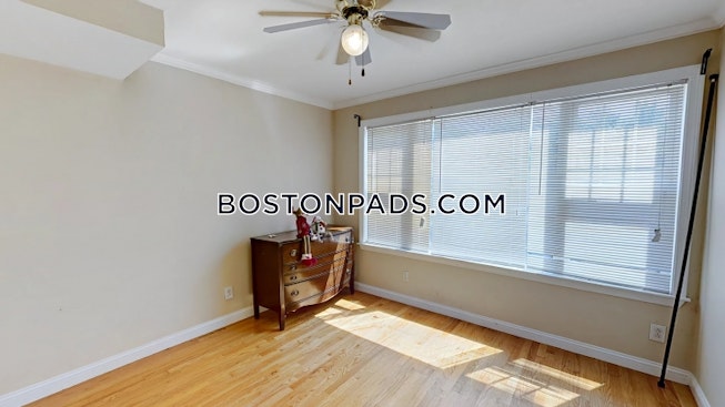 Boston - $2,975 /mo