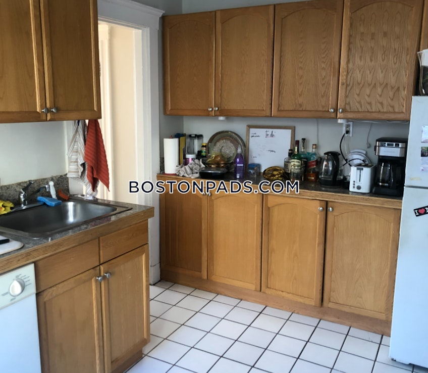 Boston - $2,600 /month