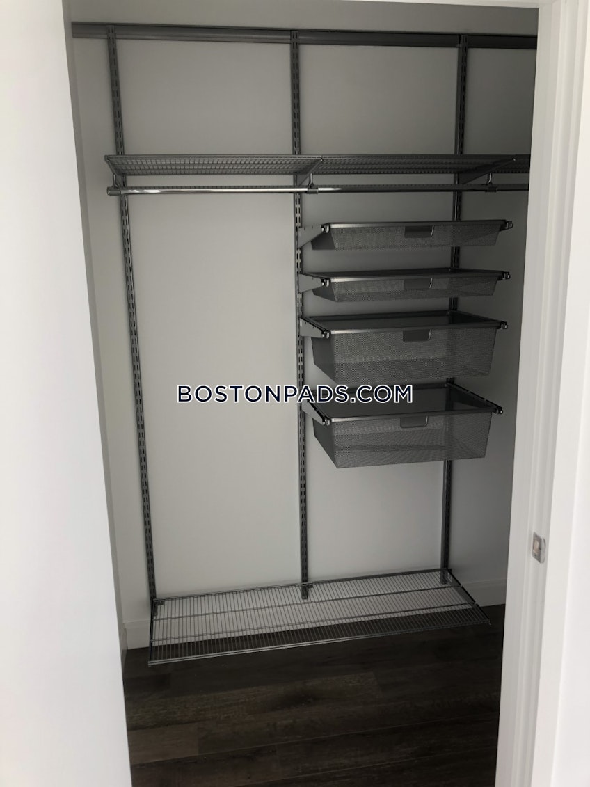 Boston - $4,370 /month