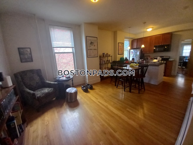 Boston - $3,000 /mo