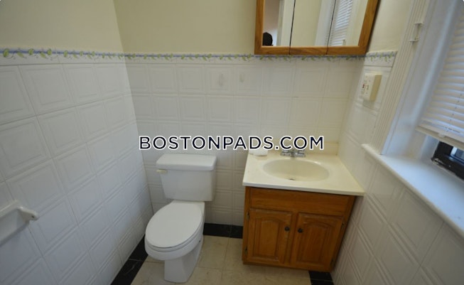 Boston - $3,100 /mo