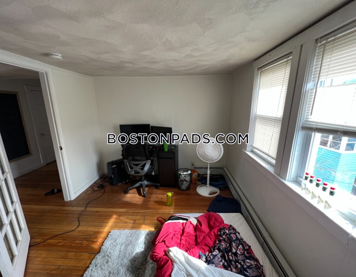 somerville-apartment-for-rent-2-bedrooms-1-bath-tufts-3300-4637968 