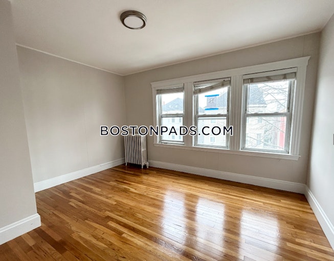 Boston - $6,400 /mo