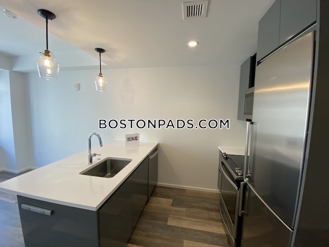 Boston - $2,944 /mo