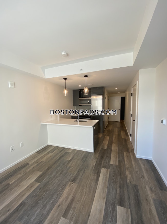 Boston - $2,944 /mo