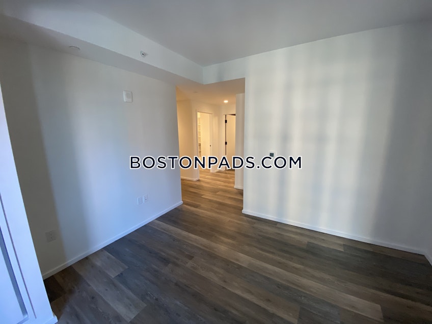 Boston - $5,784 /month