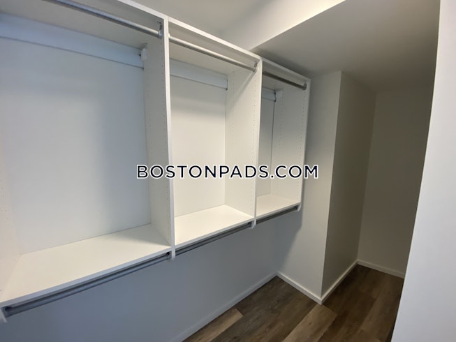 Boston - $3,572 /mo