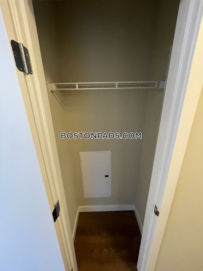 Boston - $3,440 /mo