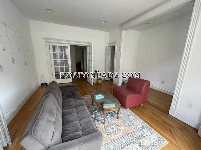 Boston - $4,000 /mo