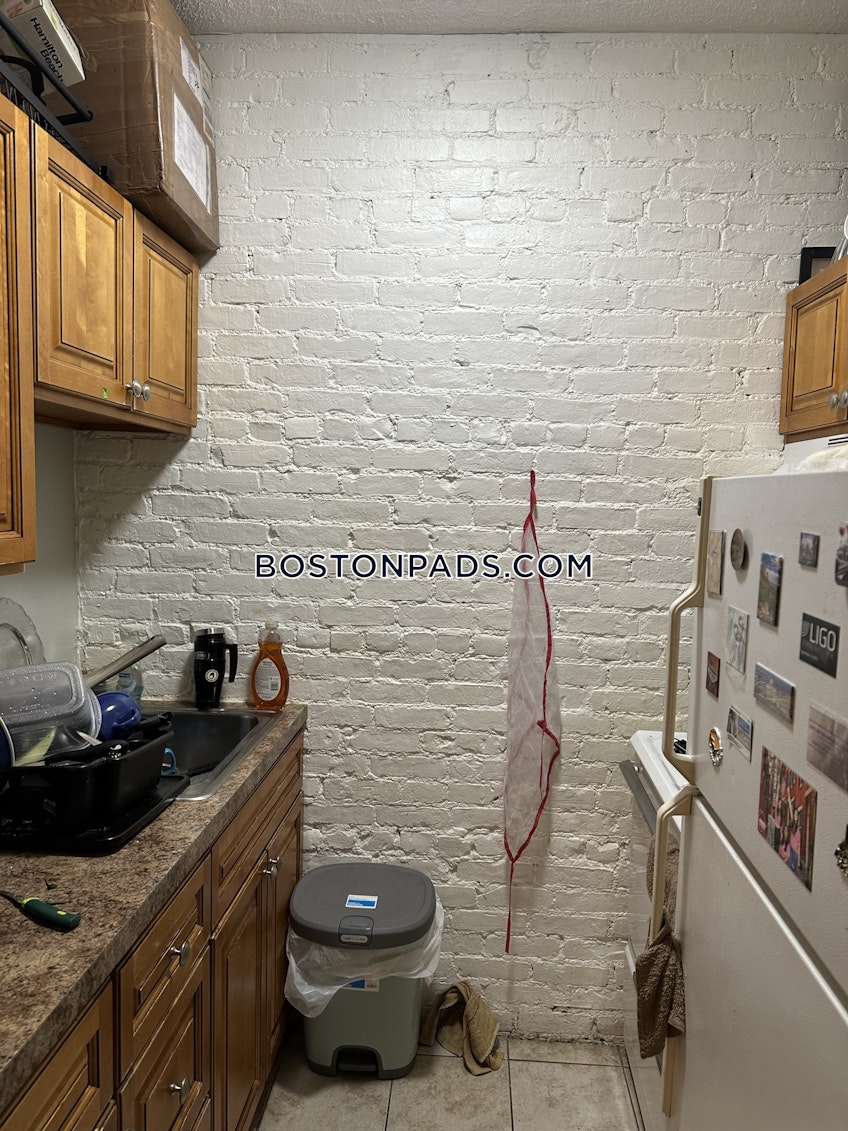 Boston - $2,945 /month