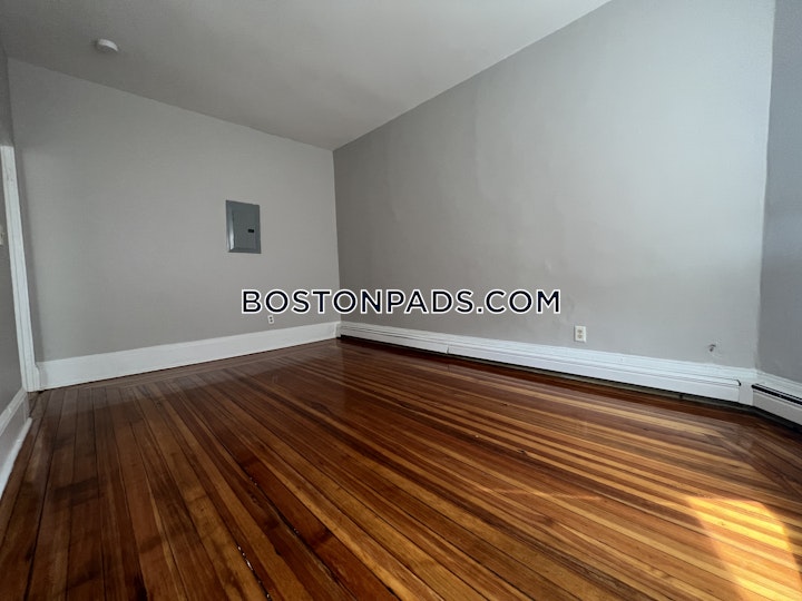 Woodledge St. Boston picture 17
