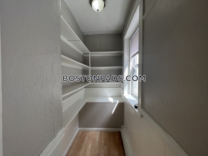 Woodledge St. Boston picture 8