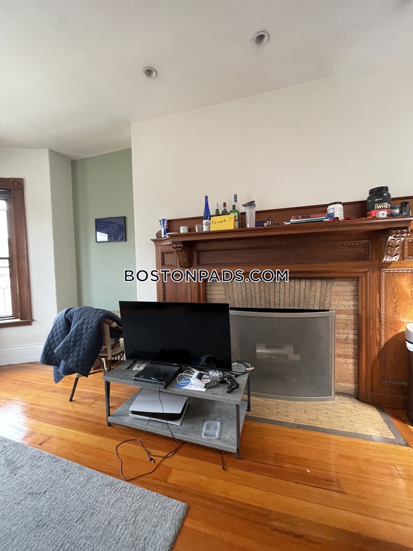 Boston - $2,950 /month