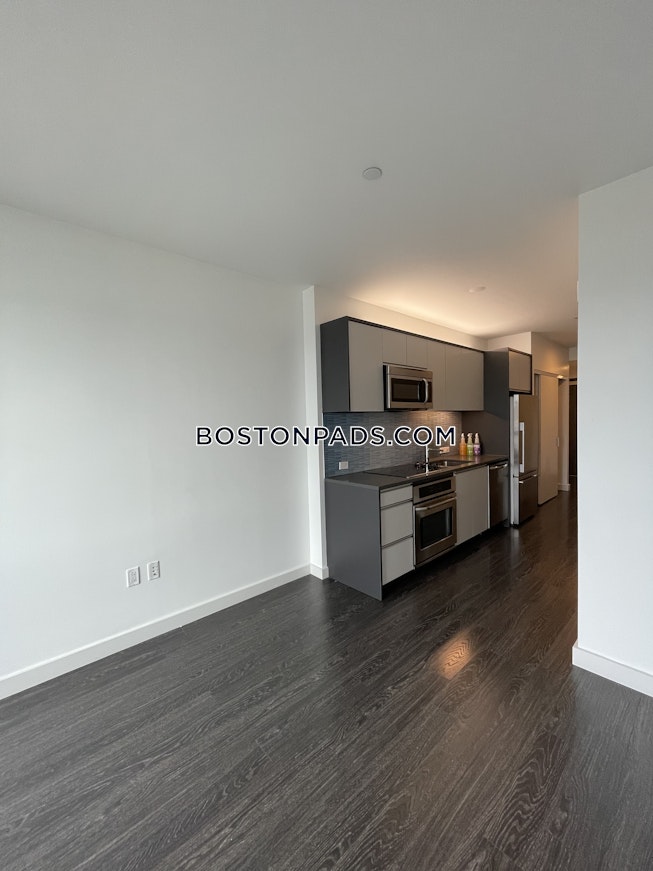 Boston - $2,909 /mo