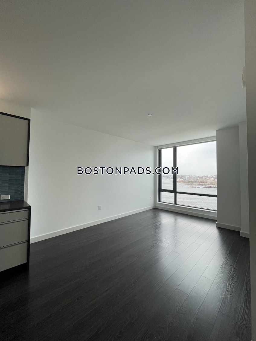 Boston - $3,043 /month