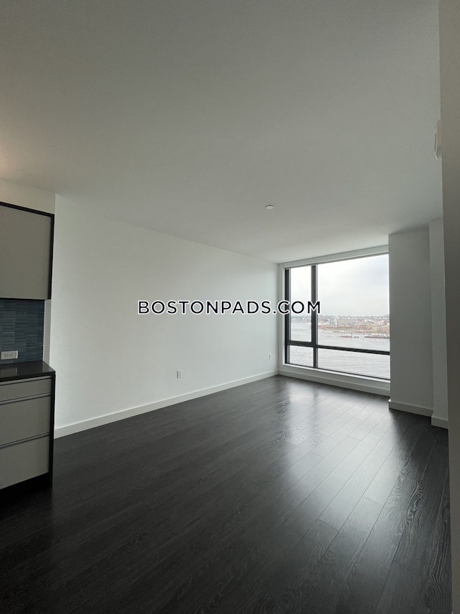 Boston - $2,926 /mo