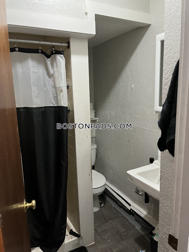 Boston - $2,500 /mo