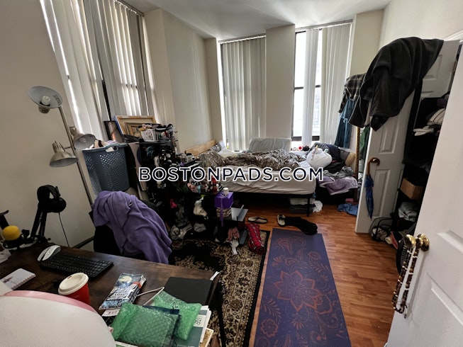 Boston - $2,450 /mo