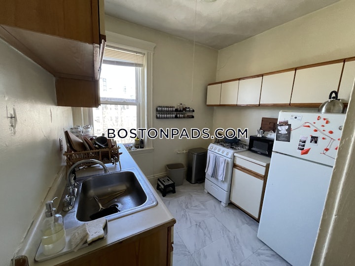 fenwaykenmore-apartment-for-rent-studio-1-bath-boston-2300-4632933 