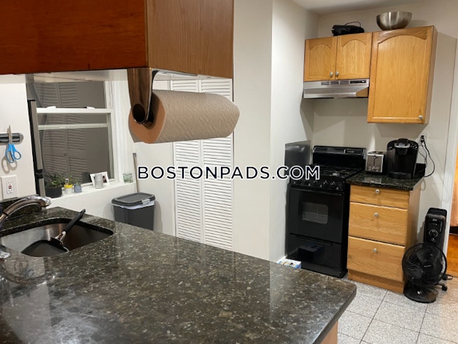 Boston - $3,300 /mo