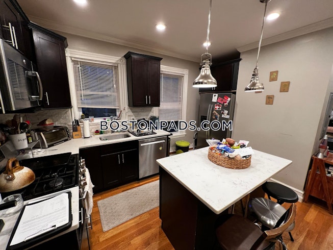 Boston - $4,800 /mo