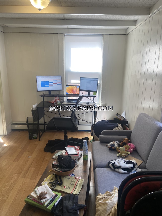 Boston - $2,450 /mo