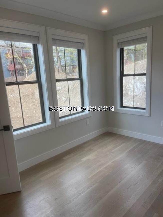 Boston - $5,000 /mo