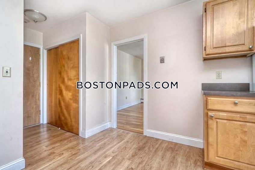 Boston - $2,595 /month