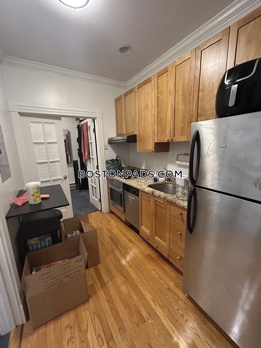 Boston - $3,250 /month