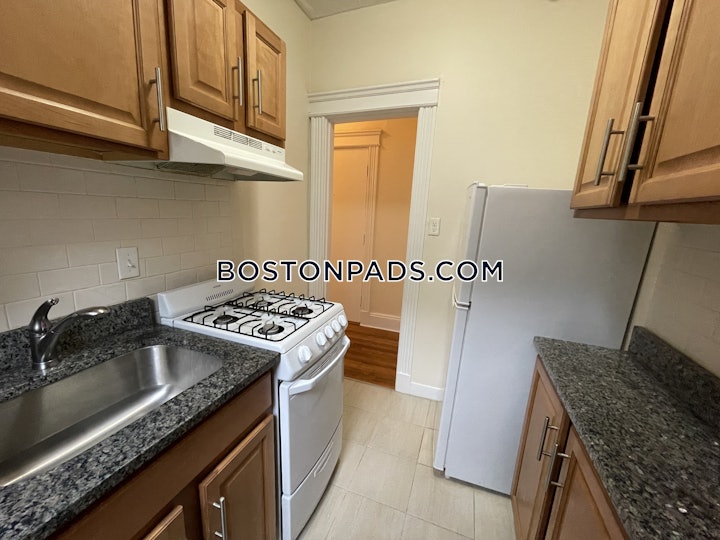 allston-spacious-studio-apartment-available-on-commonwealth-avenue-in-allston-boston-2000-4555141 
