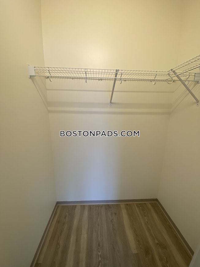 Boston - $5,095 /mo