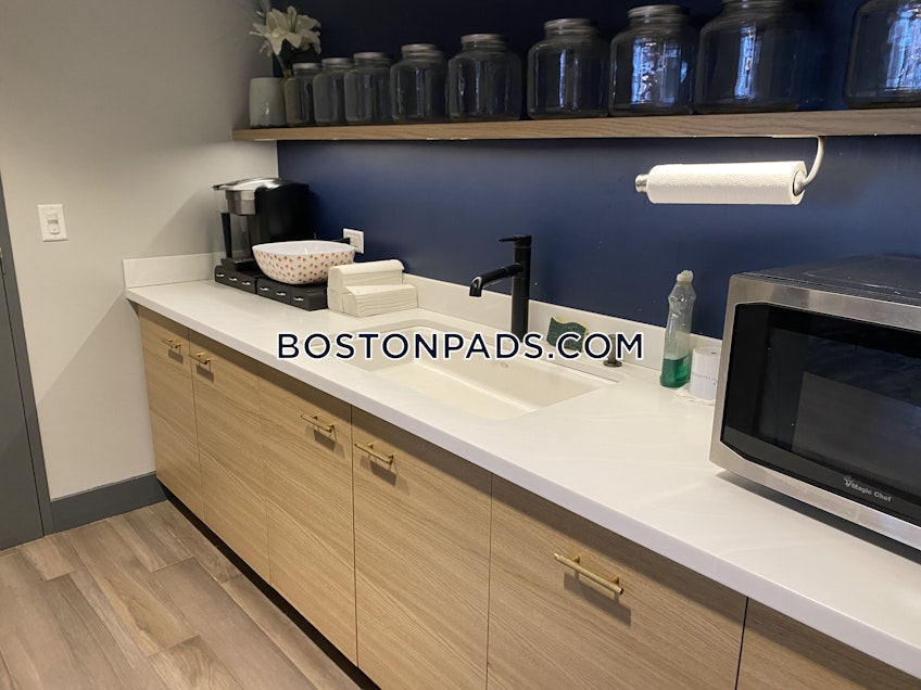 Boston - $4,365 /month