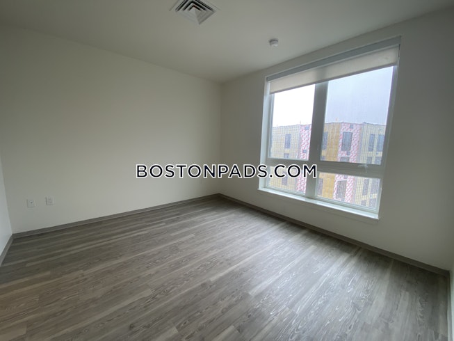 Boston - $2,960 /mo