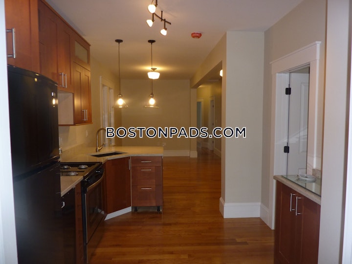east-boston-apartment-for-rent-4-bedrooms-2-baths-boston-3800-4565627 
