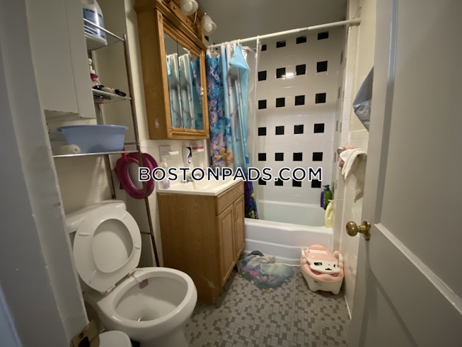 Boston - $2,100 /mo