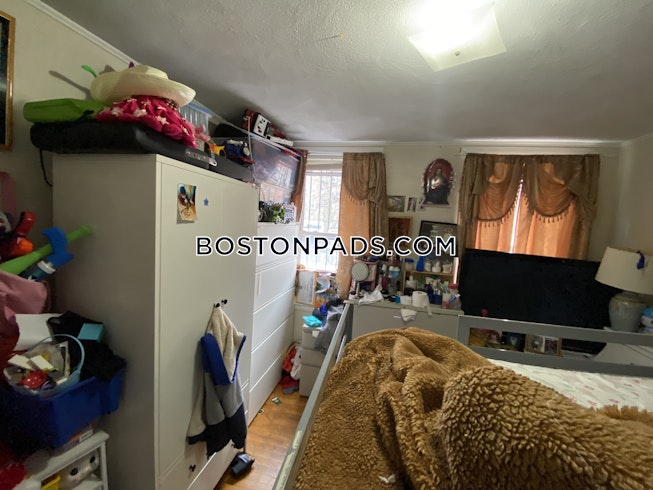 Boston - $2,300 /mo