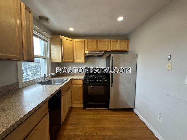 east-boston-apartment-for-rent-2-bedrooms-1-bath-boston-2400-4593945 